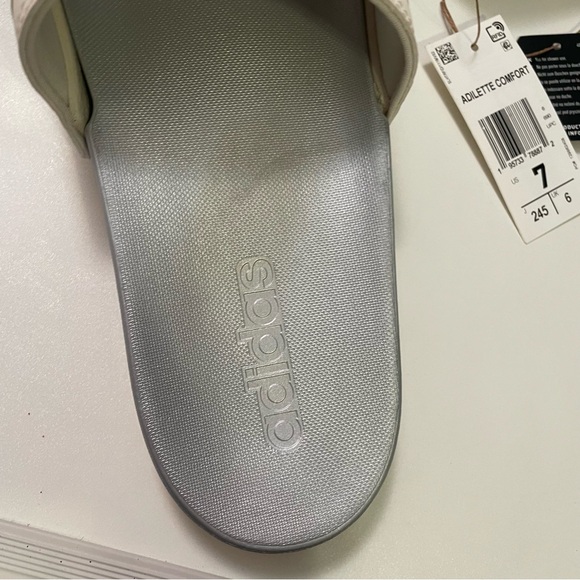 Adidas Adilette Comfort Slides Slip On White and Silver Woman’s Size 7 Sandal - Picture 10 of 12